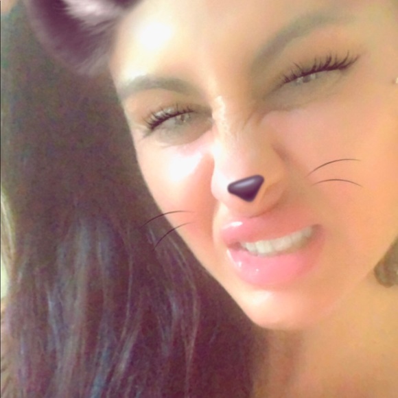 Meet your Posher, Dawn 🔮📿🧘🏽‍♀️🦄 - Picture 1 of 1